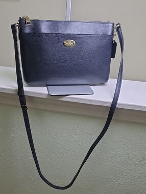 COACH F52881 Navy Blue Crossgrain Leather East West Shoulder Bag EUC